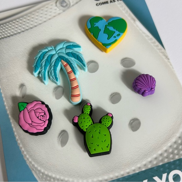 NWT Crocs Tropical Luv Jibitz 5 Pack - Picture 1 of 4